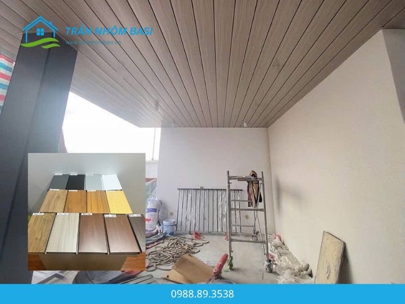 yếu tố ảnh hưởng chi phí thi công trần nhôm